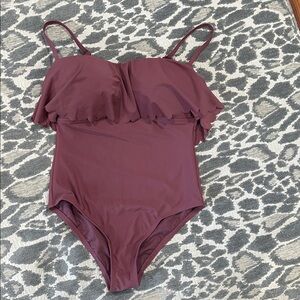 Kona Sol One Piece Ruffle Scalloped Swimsuit
 - size medium - removable straps